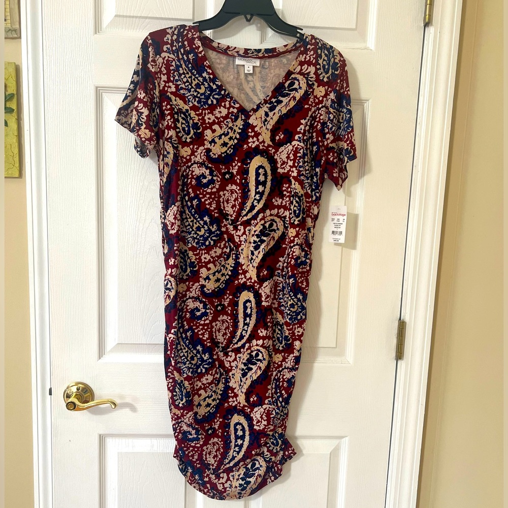 NWT M Morgan Taylor Stretch cinched Burgundy Navy Blue White Paisley Midi
Dress